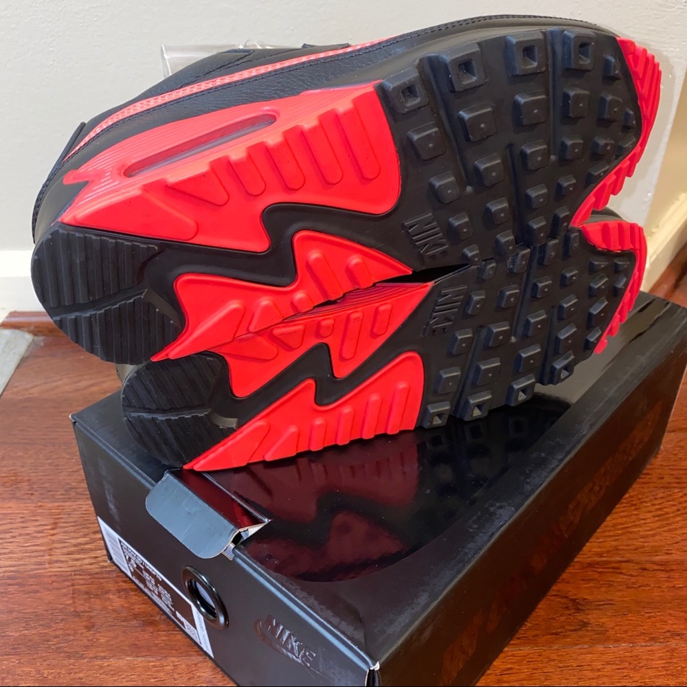 Nike x Undefeated Air Max 90 size 7.5 solar red - Picture 5 of 6